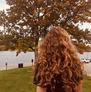 Meet your Posher, Mia